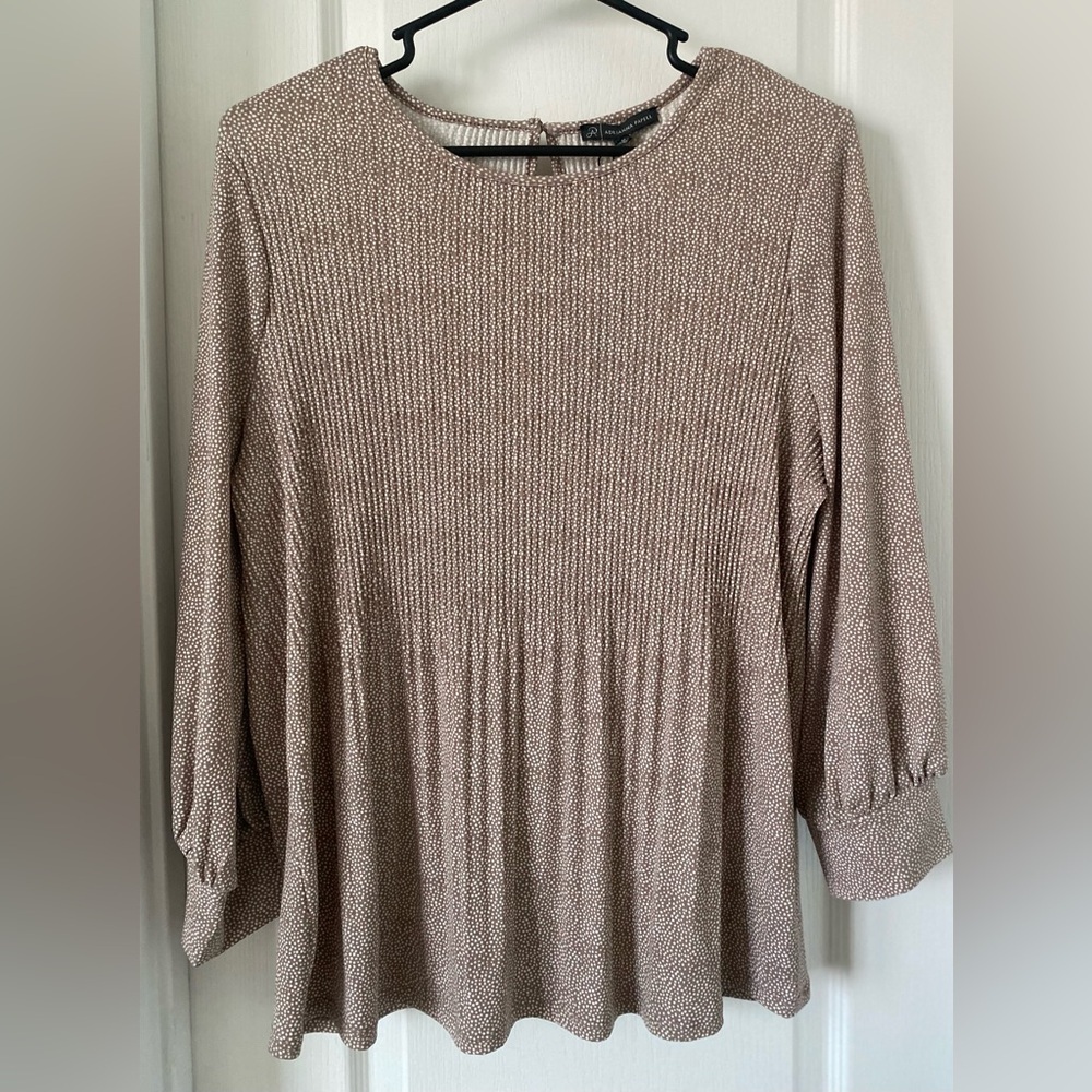 Women’s Adrianna Papell knitted pleated trapeze long sleeve size- medium